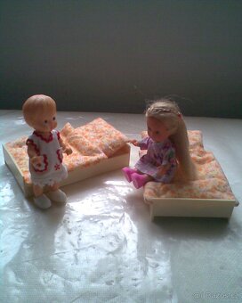 Barbie rodina s nábytečkem a zvířátky - 11