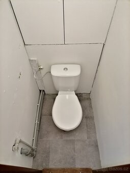 Byt 1+1 s balkonem v OV - Hrochův Týnec - 11