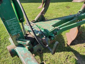 Čtyřradličný pluh obracák - 11
