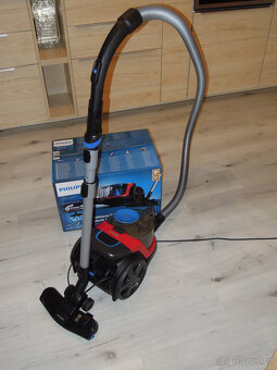 Bezsáčkový Podlahový vysavač Philips PowerPro Compact ZÁRUKA - 11