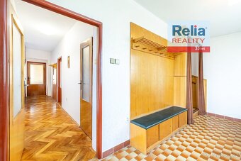 Prostorný RD s garáží v klidné části obce Břehy,  952 m2 - 11