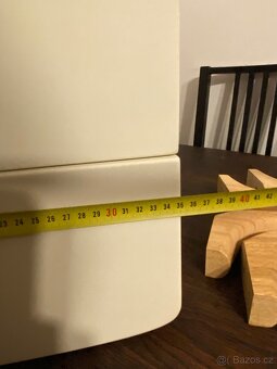 Kožená komoda bila. - 11