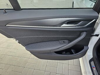 BMW Řada 5, 530d xDrive - 11
