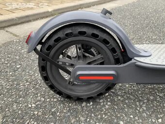 Elektrokoloběžka AERIUM AOVO PRO černá - 11