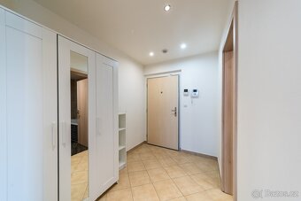 Pronájem bez zprostředkovatelů 2kk v centru Prahy 3 - 11