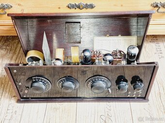Starožitné rádio, truhlička, 4 lampovka, cca 1926 - 11