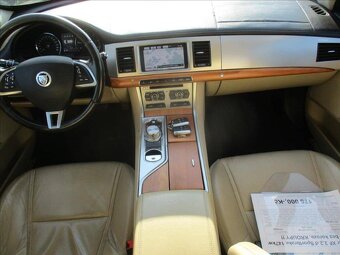 JAGUAR XF 2,2D 147kw Sportbrake Automat  2013 - 11