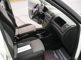 ŠKODA FABIA II COMBI 1.2 TSi 63KW RV-2014-FACELIFT - 11