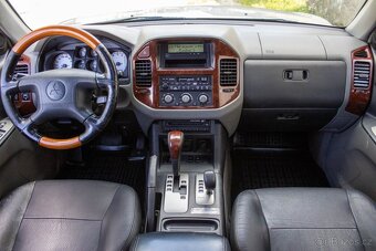 MITSUBISHI PAJERO 3.2 DI-D 118kW A/T 2005 - 11