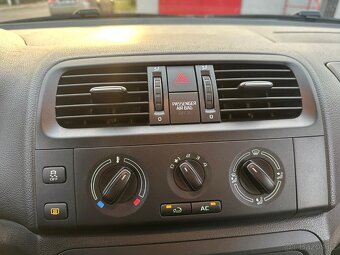 Škoda Fabia Combi 1.2TSi 77kW Ambiente 5/2012 - 11