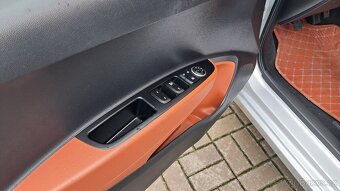 Hyundai i10, 1.0i / 48KW Family PLUS - 11