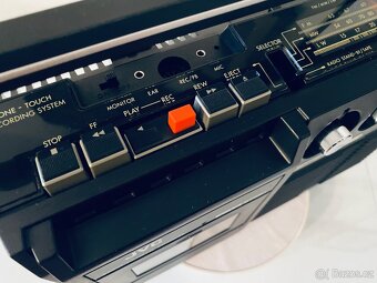 Radiomagnetofon JVC RC-222LE, rok 1978 - 11