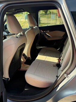 BMW X1 18i M-sport BMW Individual Grey, ČR, 1.maj. - 11