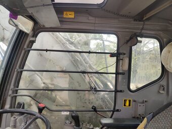 Kolový otočný bagr HITACHI ZX 160W - 11