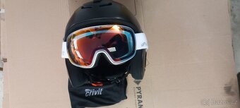 Lyžařská helma - 11