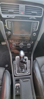 VW Golf Highline 2,0 TDI 6DSG 110kW - 11