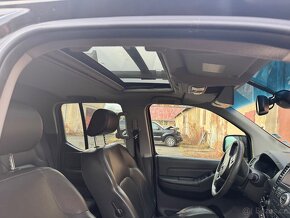 Prodám na Nissan Navara  D40 3,0 nafta rv11 - 11