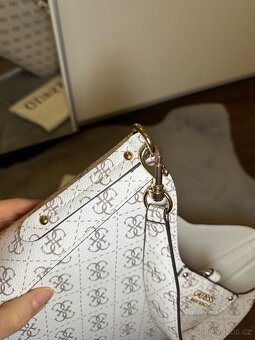 Guess kabelka - 11