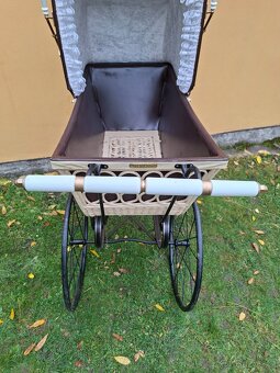 Starožitný kočárek pro miminko č.  1177 - 11