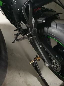 Kawasaki Ninja ZX - 10R - 11