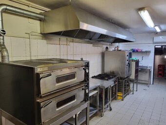 Pronájem restaurace 300 m². Praha - Újezd u Průhonic. - 11