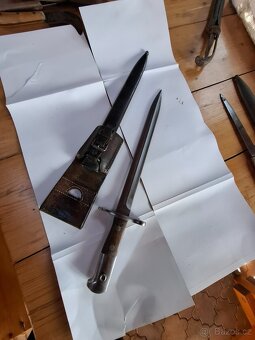 ŠVAJČIARSKY   BODÁK. - 11