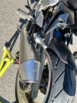 Kawasaki Z 1000 - 11