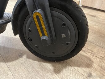 Elektrická koloběžka Xiaomi Essential - 11