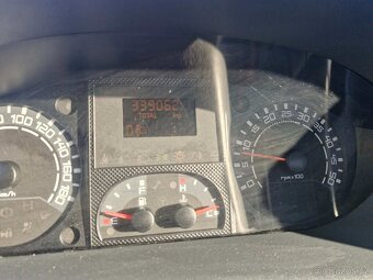 Kontejner Iveco do 3,5 t najeto - 340.000 km - 11