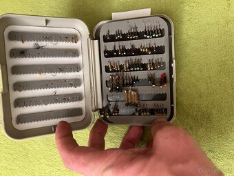 15.900 komplet - Mušky, Muškařský prut ,Podběrák ,vesta aj. - 11