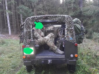 Land Rover Defender 90 - 11
