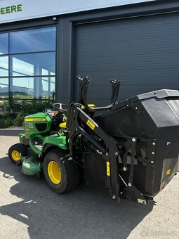 Profesionální žací traktor JOHN DEERE X950R - 11