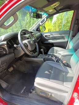 Prodám Toyota Hilux 2,8 Invincible - 11