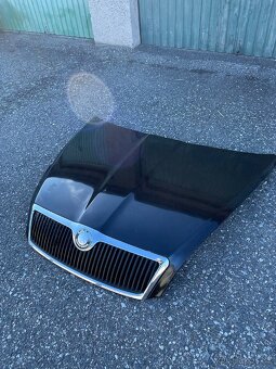 Octavia 2 kapota černá - 11