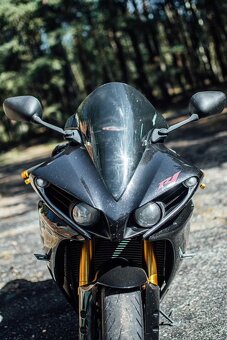 Yamaha YZF-R1 - 11