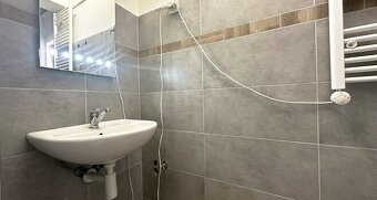 Pronájem bytu 2+kk, 70 m2, ulice Labská, Jaroměř - 11