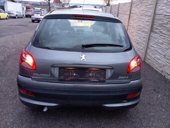 Peugeot 206+ ,1,4 benzín,120000km - 11