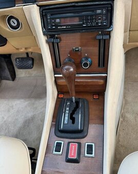 Mercedes-Benz SL 500 1981 - 11