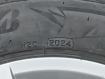 Zánovní zimní orig alu Škoda Fabia 4, 185/65/15 vzorek 8mm - 11