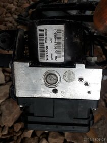 Volvo V40 D3 2.0 110 kw R.v. 2015 124000km - 11