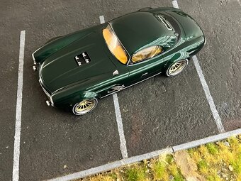 1:18 Mercedes-Benz 300SL S-Klub Speedster - GT-Spirit - 11
