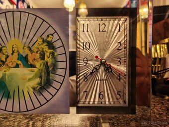 Zrcadlové hodiny s obrazem Ježíše Krista - 11
