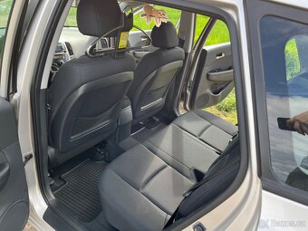 Hyundai i30 CW 1,6 Crdi 84kW rok 2009 - 11