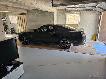 Ford Mustang 5.0GT - 11