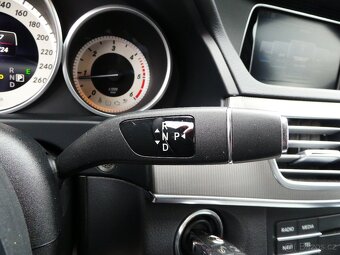 Mercedes-Benz E220 BlueTec 125kW 9G,Stav - 11