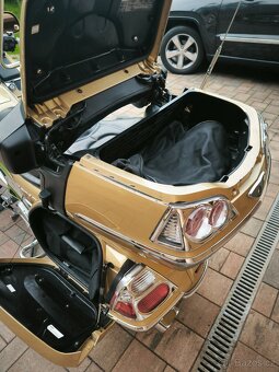 Honda Gold Wing 1800 - 11