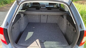Prodám osobní automobil Škoda Octavia II kombi 1.6 TDI - 11