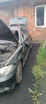 BMW e91 325xi na díly, motor s LPG ok - 11
