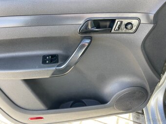 VW CADDY MAXI 1,6 TDI 75kw 5míst Tažné 09/2011 - 11