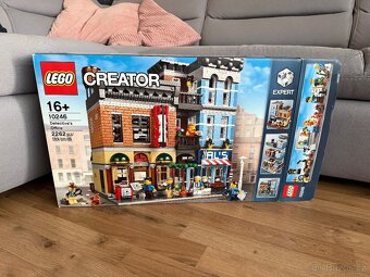 LEGO 10246 Detektivní kancelář - Z VÝSTAVKY + SVĚTLA - 11